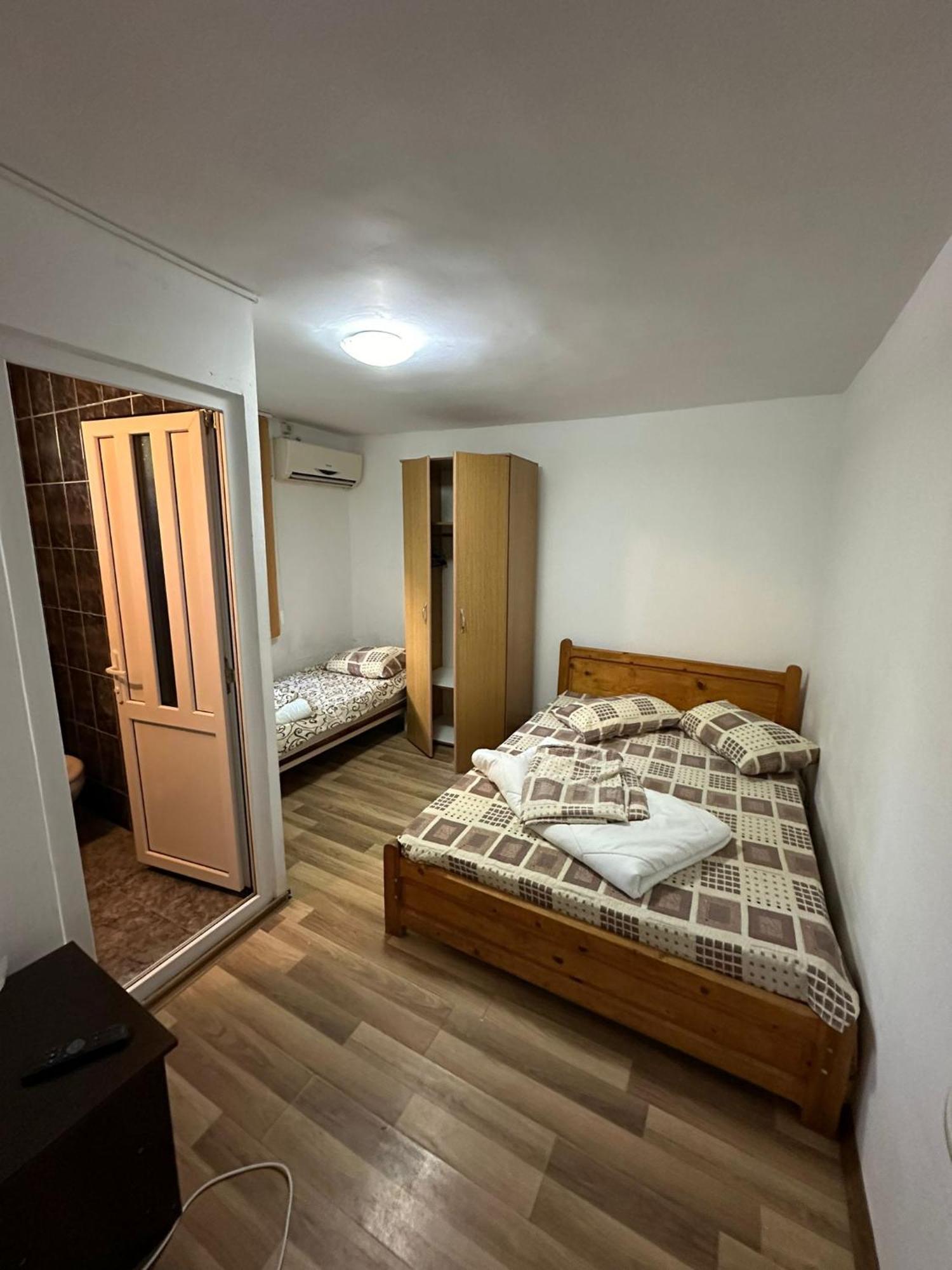 Casa Pestelui Hotel 2 Mai Bagian luar foto